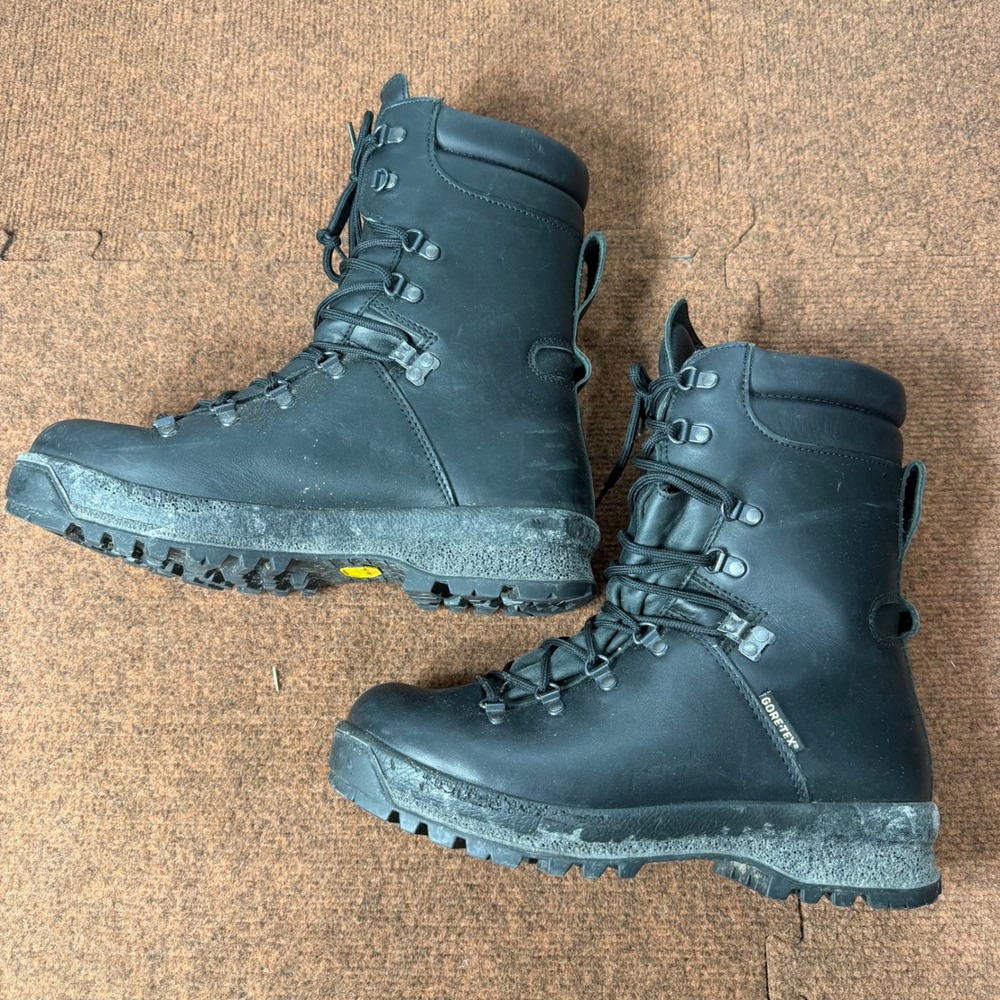 British Military Gore-Tex Combat‎ Boots Black Leather Vibram Tactical 9M S00625